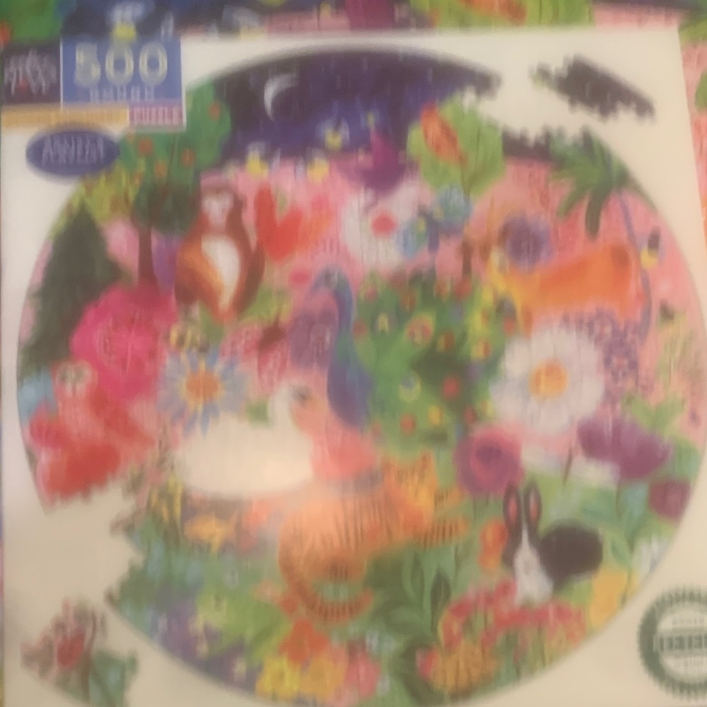 Puzzle by Eeboo. 500cr. Round. Garden Sanctuary
